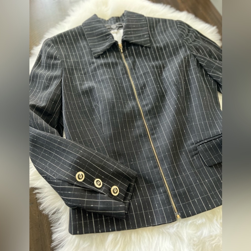 St.John sport by Marie Gray woman’s zip up suit jacket size 8 EUC - Picture 4 of 11
